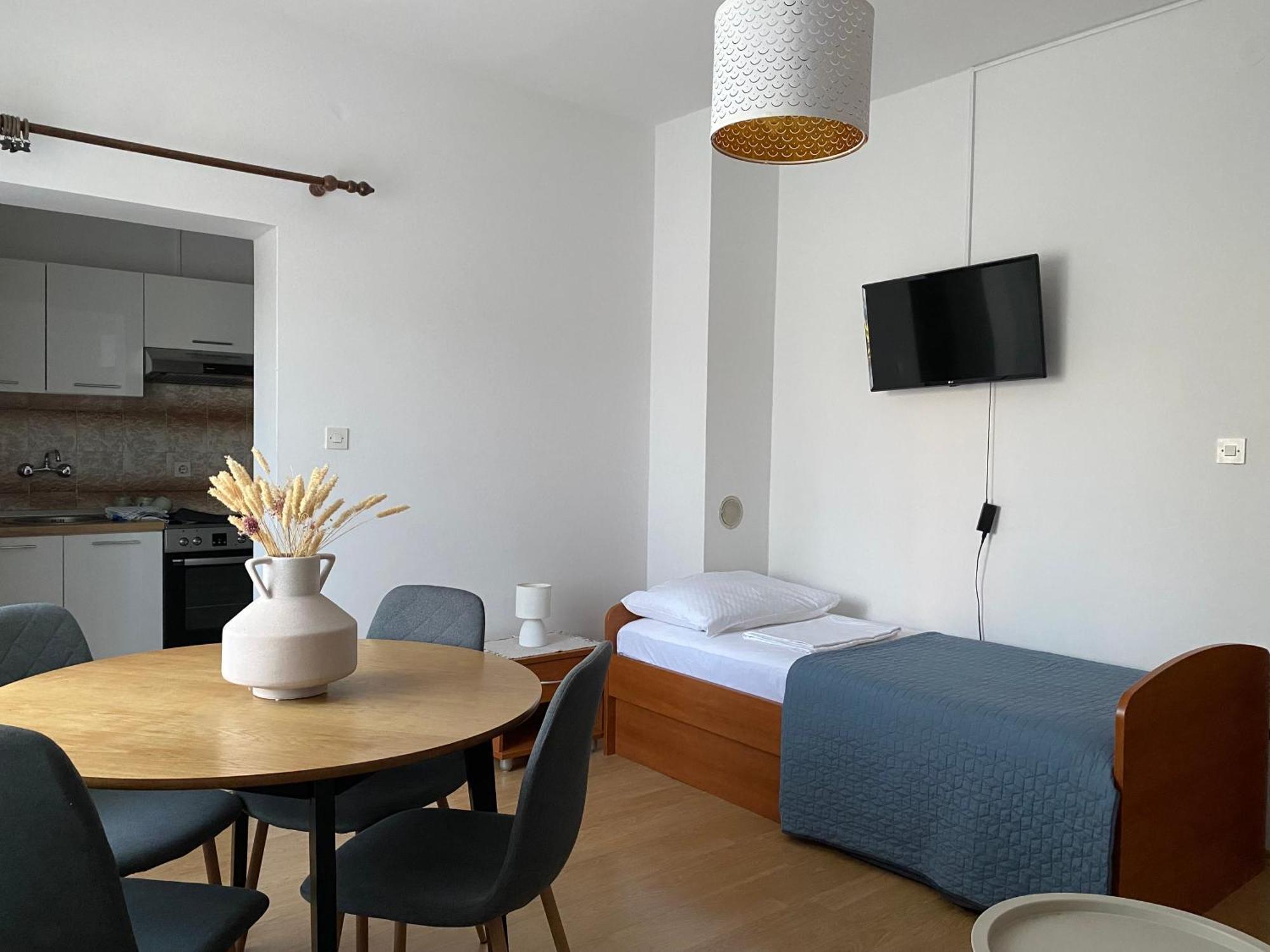 Apartments Maria Биоград на Мору Екстериор снимка