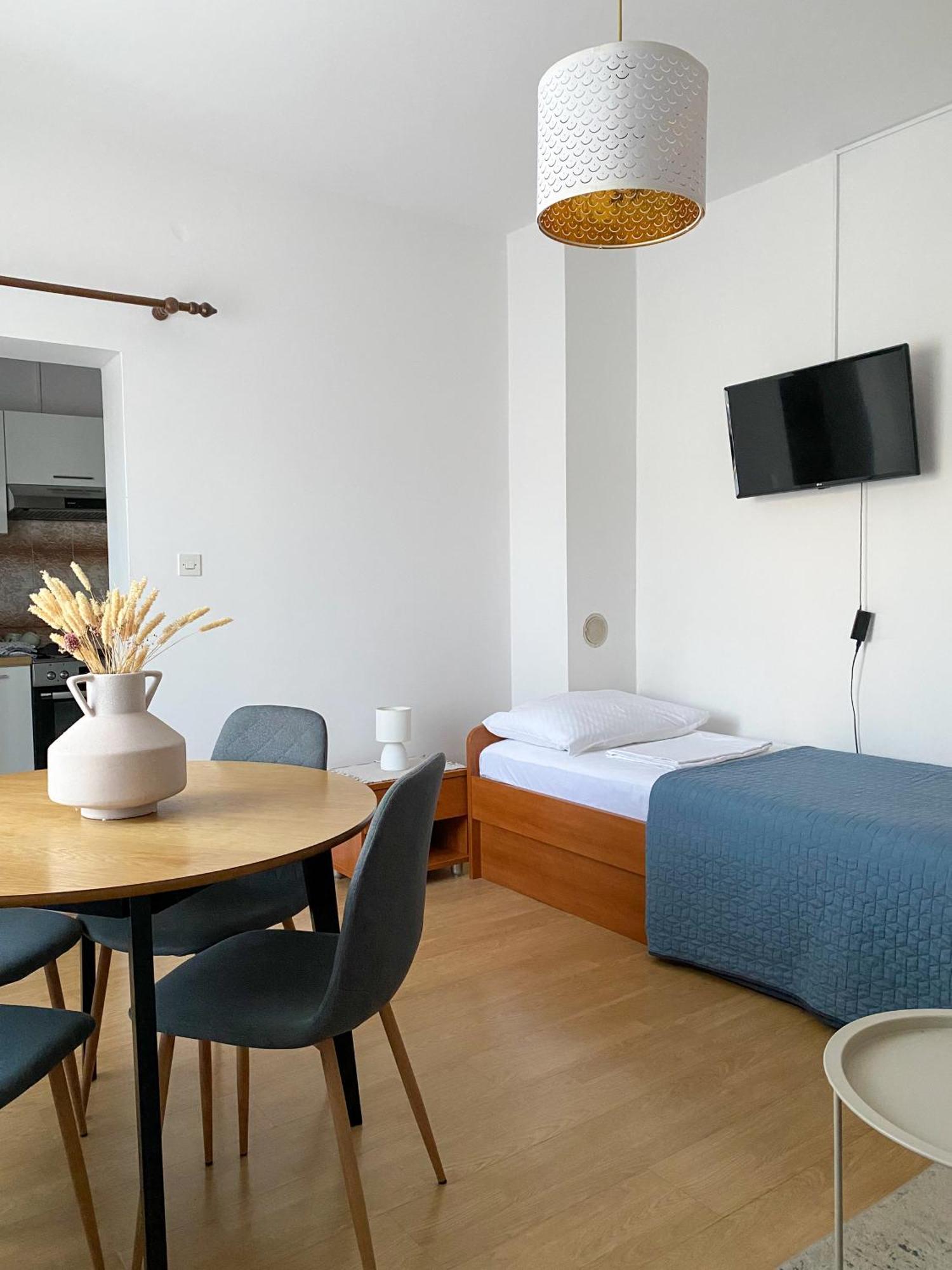 Apartments Maria Биоград на Мору Екстериор снимка